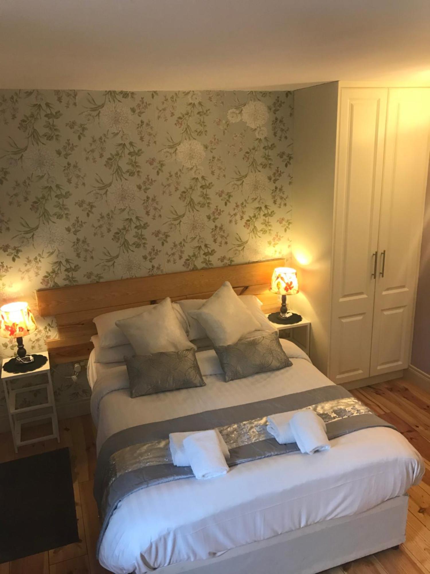 A Selection Of Self Catering Holiday Homes At Kilcloon Cottages Мейнут Екстер'єр фото